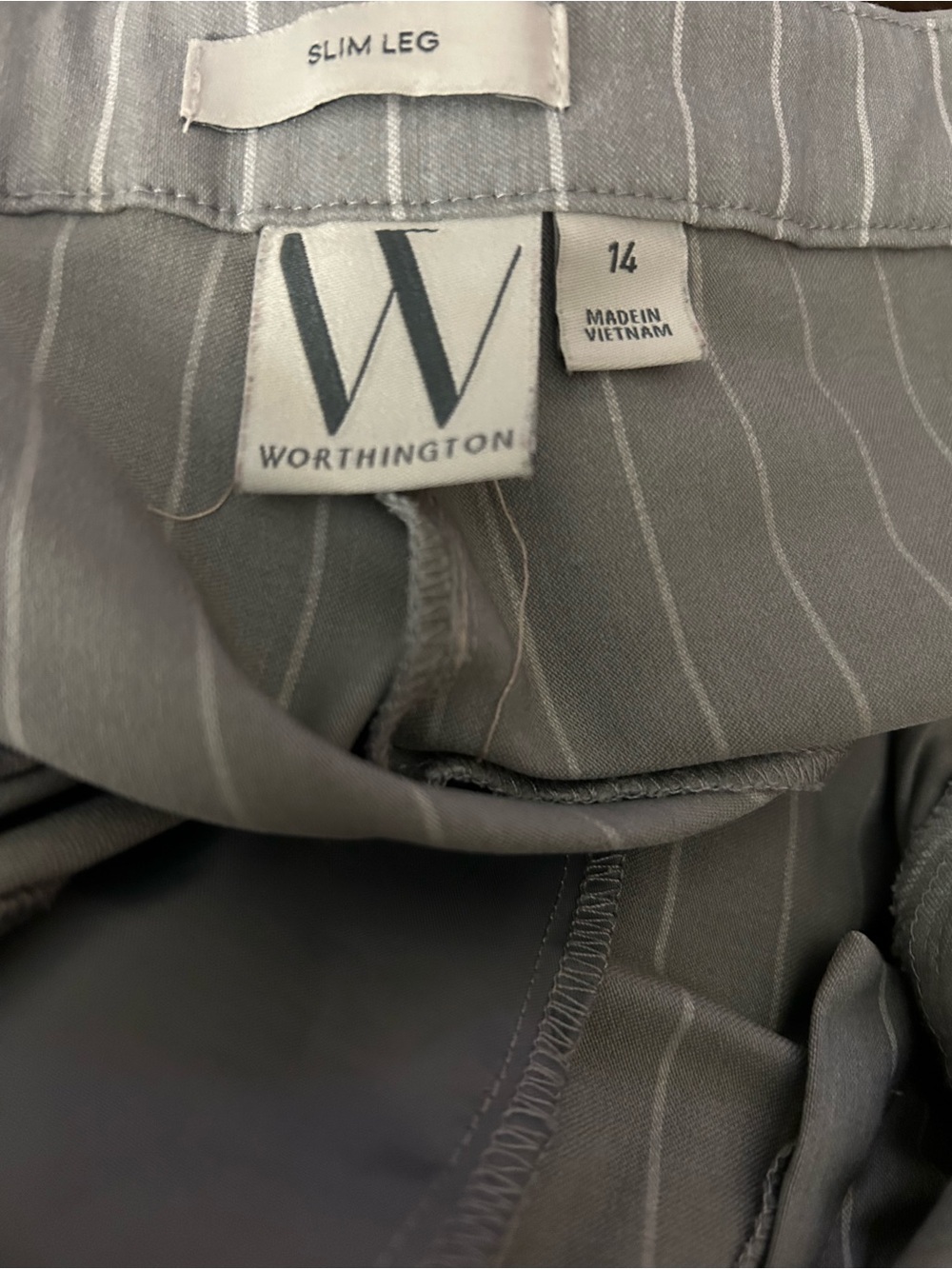 Worthington Women’s Gray Pinstripe Slim Leg Pants Size 14
